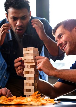 Atelier Jeux au Bar, Colonie de vacances Ulysséo, Loisirs-créativité